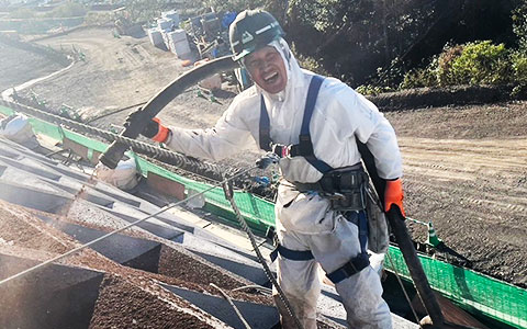 確かな技術を持つ職人が施工します。